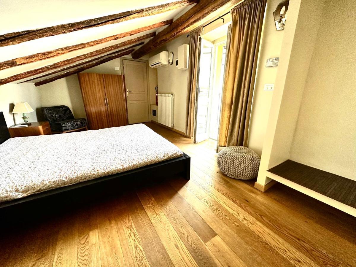 Apartmán Le Finestre Sulla Mole Turín Exteriér fotografie
