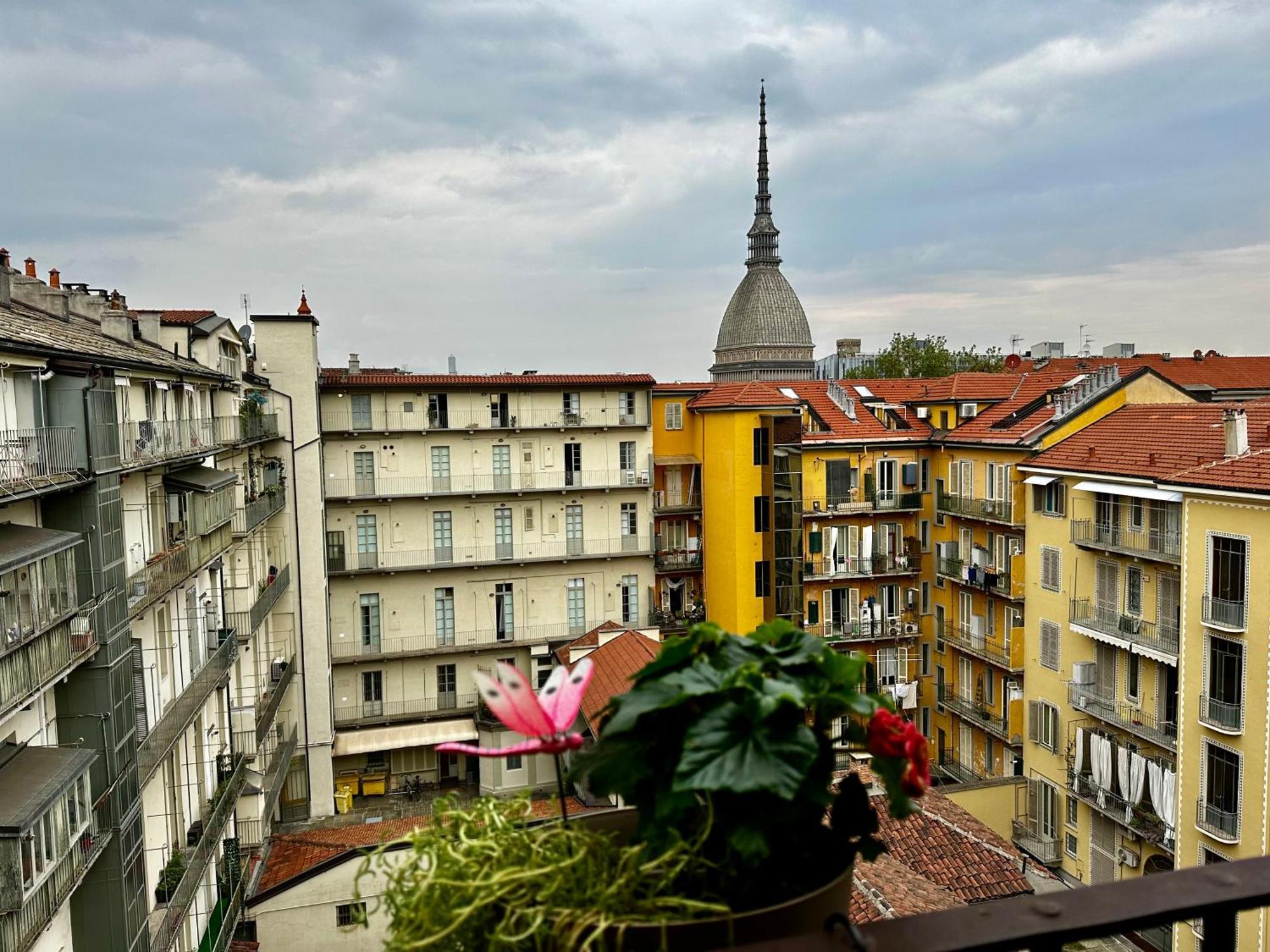 Apartmán Le Finestre Sulla Mole Turín Exteriér fotografie